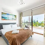 Sea Front Oceanus H2 By Ezoria Villa *