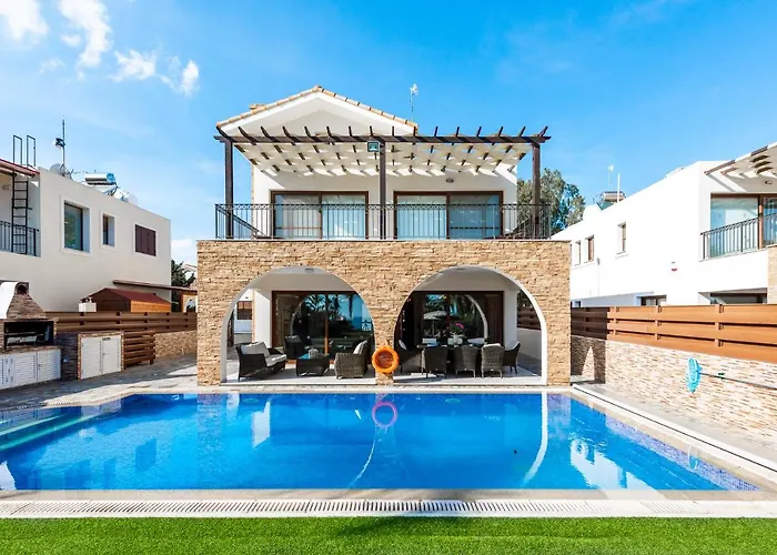 Villa Sea Front Oceanus H2 By Ezoria