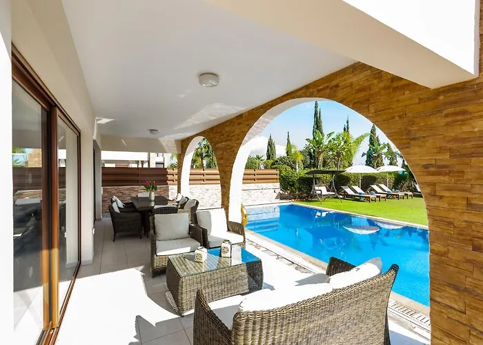 Villa Sea Front Oceanus H2 By Ezoria