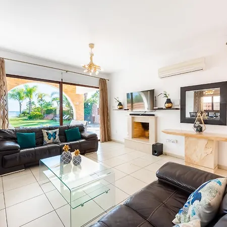 Sea Front Oceanus H2 By Ezoria Villa