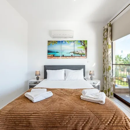 Villa Sea Front Oceanus H2 By Ezoria
